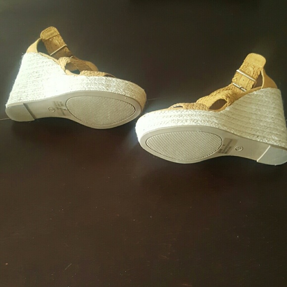 Platform Heels - Picture 4 of 11